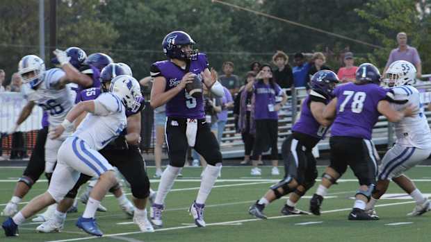 Arkansas high school football scores: Fayetteville edged Rogers 47-42 in a Class 7A-West Arkansas football shootout on September 29, 2023.